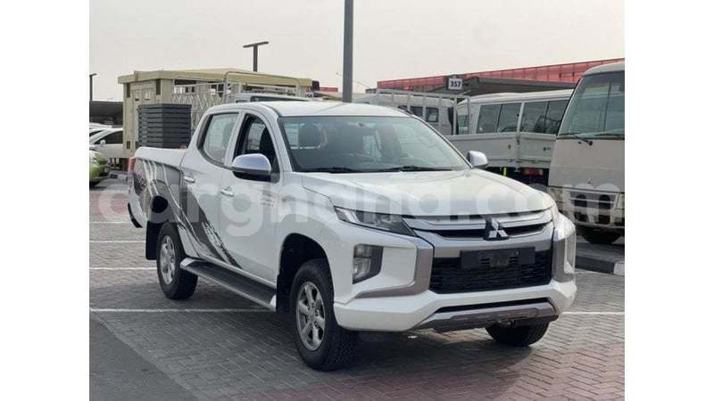 Big with watermark mitsubishi l200 ashanti import dubai 56072