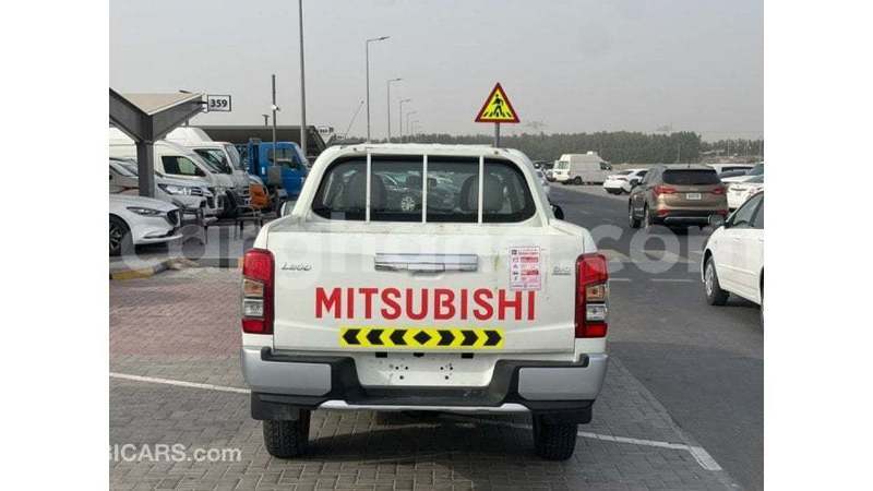 Big with watermark mitsubishi l200 ashanti import dubai 56072