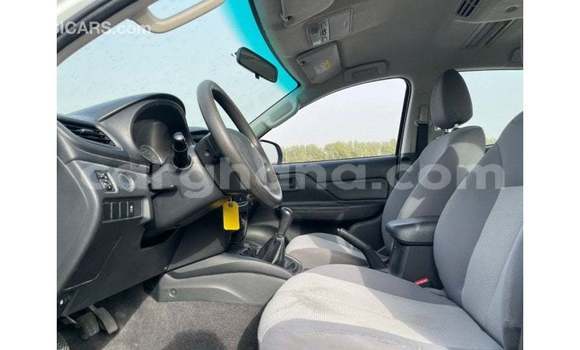 Ra Imported Mitsubishi L200 funfun Ọkọ̀ in Import - Dubai ni Ashanti Ra Imported Mitsubishi L200 funfun Ọkọ̀ in Import - Dubai ni Ashanti