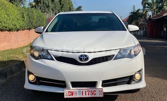 Buy Used Toyota Camry White Car in Accra in Greater Accra