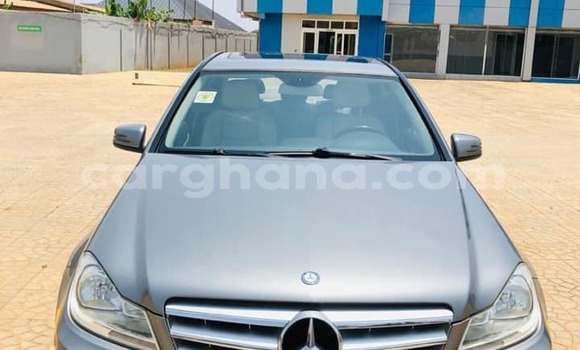 Ra Àlòkù Mercedes‒Benz C–Class Silver Ọkọ̀ in Accra ni Greater Accra