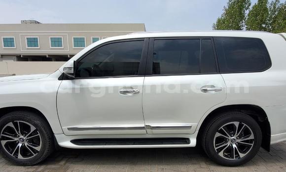 Sayi Imported Toyota Land Cruiser White Mota in Accra a Greater Accra Sayi Imported Toyota Land Cruiser White Mota in Accra a Greater Accra