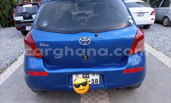 Sayi Na hannu Toyota Vitz Blue Mota in Accra a Greater Accra