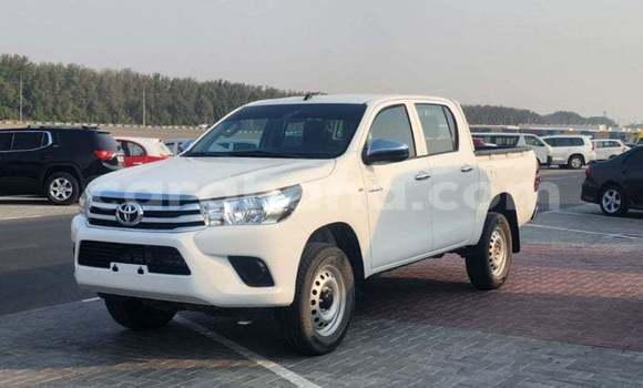 Ra Imported Toyota Hilux funfun Ọkọ̀ in Import - Dubai ni Ashanti Ra Imported Toyota Hilux funfun Ọkọ̀ in Import - Dubai ni Ashanti