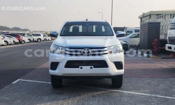Ra Imported Toyota Hilux funfun Ọkọ̀ in Import - Dubai ni Ashanti Ra Imported Toyota Hilux funfun Ọkọ̀ in Import - Dubai ni Ashanti