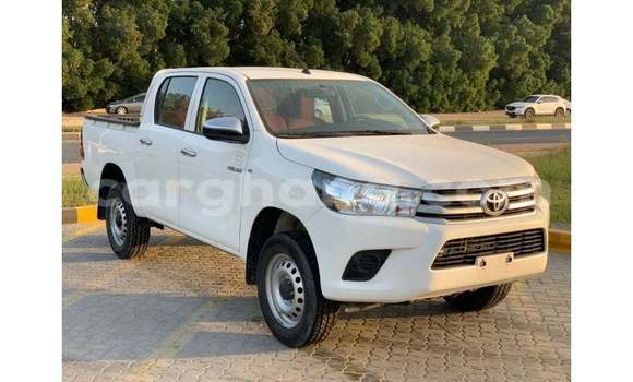 Ra Imported Toyota Hilux funfun Ọkọ̀ in Import - Dubai ni Ashanti Ra Imported Toyota Hilux funfun Ọkọ̀ in Import - Dubai ni Ashanti