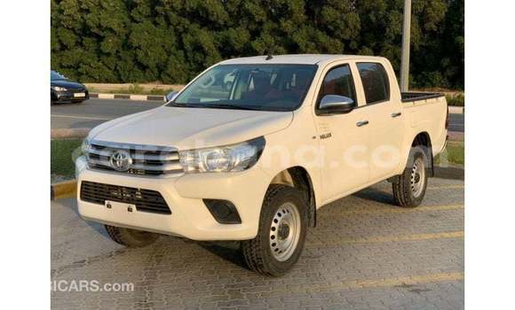 Ra Imported Toyota Hilux funfun Ọkọ̀ in Import - Dubai ni Ashanti Ra Imported Toyota Hilux funfun Ọkọ̀ in Import - Dubai ni Ashanti