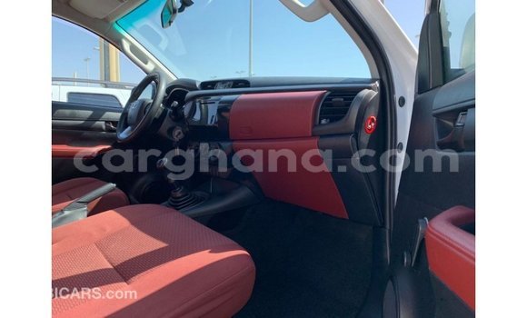 Ra Imported Toyota Hilux funfun Ọkọ̀ in Import - Dubai ni Ashanti Ra Imported Toyota Hilux funfun Ọkọ̀ in Import - Dubai ni Ashanti