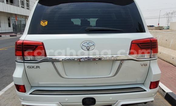 Sayi Na hannu Toyota Land Cruiser White Mota in Accra a Greater Accra Sayi Na hannu Toyota Land Cruiser White Mota in Accra a Greater Accra