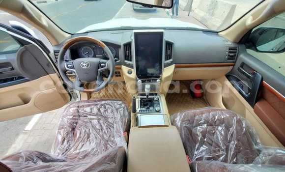 Sayi Na hannu Toyota Land Cruiser White Mota in Accra a Greater Accra Sayi Na hannu Toyota Land Cruiser White Mota in Accra a Greater Accra
