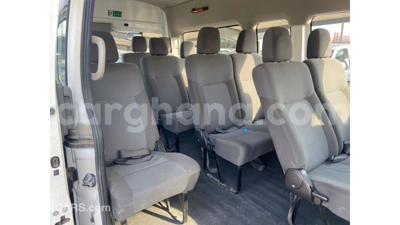 Big with watermark nissan urvan ashanti import dubai 56096