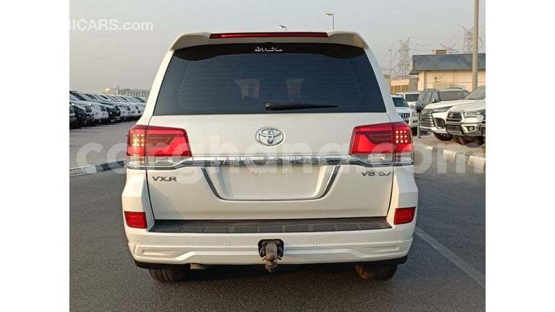 Big with watermark toyota ist ashanti import dubai 56099