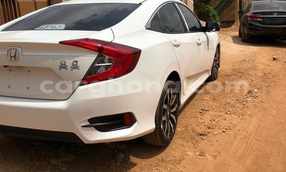 Sayi Na hannu Honda Civic White Mota in Accra a Greater Accra Sayi Na hannu Honda Civic White Mota in Accra a Greater Accra
