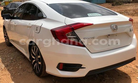 Sayi Na hannu Honda Civic White Mota in Accra a Greater Accra Sayi Na hannu Honda Civic White Mota in Accra a Greater Accra