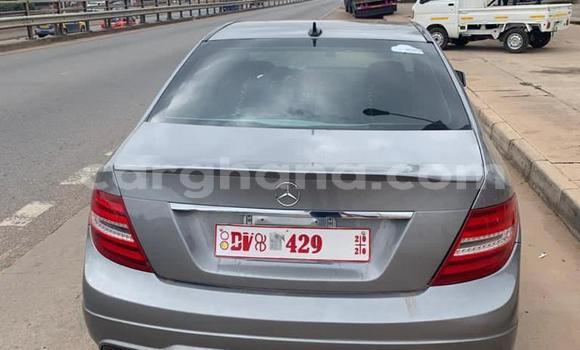 Sayi Na hannu Mercedes‒Benz C–Class Azurfa Mota in Accra a Greater Accra Sayi Na hannu Mercedes‒Benz C–Class Azurfa Mota in Accra a Greater Accra