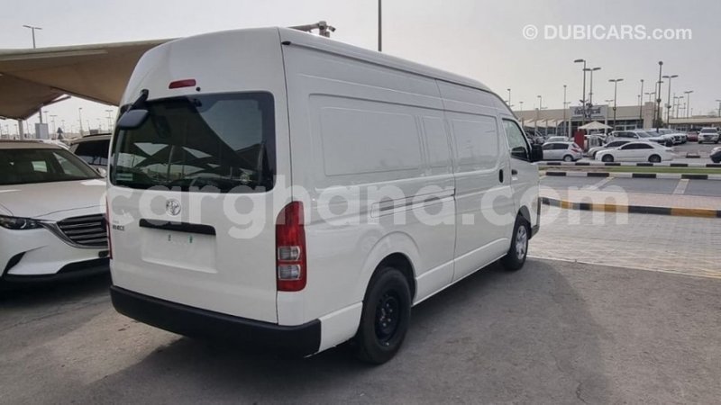 Big with watermark toyota hiace ashanti import dubai 56116