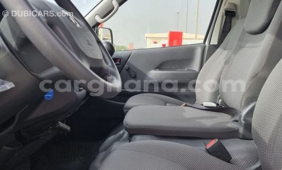 Ra Imported Toyota Hiace funfun Ọkọ̀ in Import - Dubai ni Ashanti Ra Imported Toyota Hiace funfun Ọkọ̀ in Import - Dubai ni Ashanti