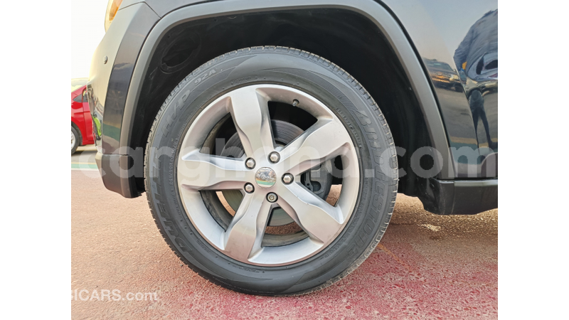 Big with watermark jeep grand cherokee ashanti import dubai 56123