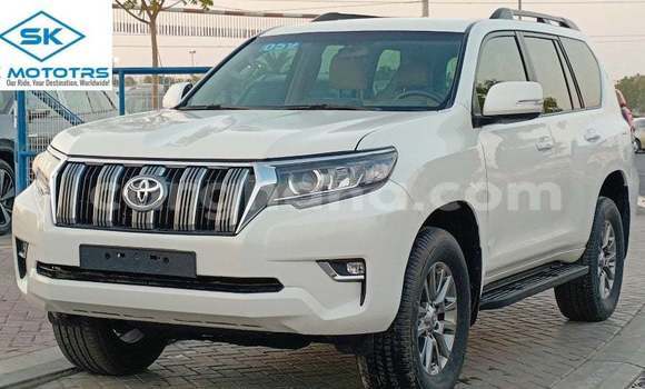 Sayi Imported Toyota Prado White Mota in Import - Dubai a Ashanti