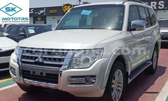 Ra Imported Mitsubishi Pajero funfun Ọkọ̀ in Import - Dubai ni Ashanti