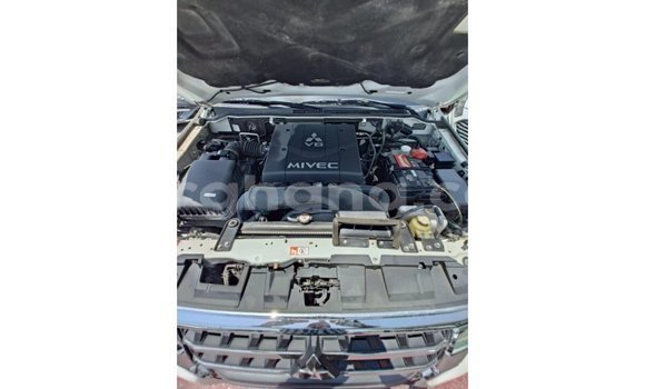 Buy Import Mitsubishi Pajero White Car in Import - Dubai in Ashanti Buy Import Mitsubishi Pajero White Car in Import - Dubai in Ashanti