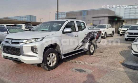 Buy Import Mitsubishi L200 White Car in Import - Dubai in Ashanti Buy Import Mitsubishi L200 White Car in Import - Dubai in Ashanti
