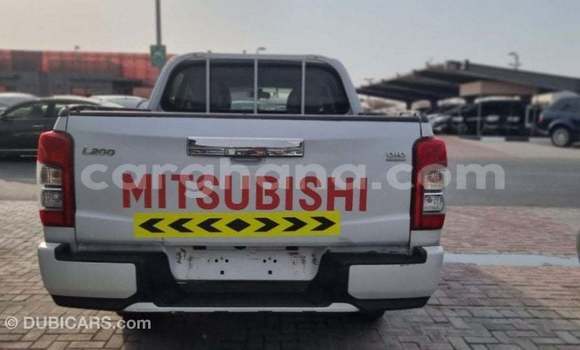 Buy Import Mitsubishi L200 White Car in Import - Dubai in Ashanti Buy Import Mitsubishi L200 White Car in Import - Dubai in Ashanti