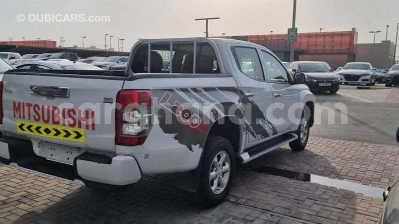 Big with watermark mitsubishi l200 ashanti import dubai 56149