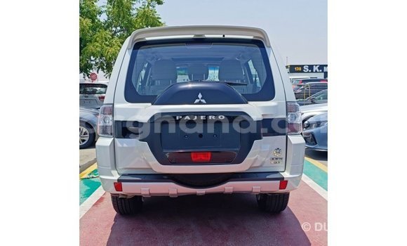 Ra Imported Mitsubishi Pajero funfun Ọkọ̀ in Import - Dubai ni Ashanti Ra Imported Mitsubishi Pajero funfun Ọkọ̀ in Import - Dubai ni Ashanti