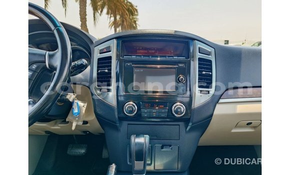 Ra Imported Mitsubishi Pajero funfun Ọkọ̀ in Import - Dubai ni Ashanti Ra Imported Mitsubishi Pajero funfun Ọkọ̀ in Import - Dubai ni Ashanti