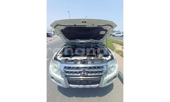 Ra Imported Mitsubishi Pajero funfun Ọkọ̀ in Import - Dubai ni Ashanti Ra Imported Mitsubishi Pajero funfun Ọkọ̀ in Import - Dubai ni Ashanti