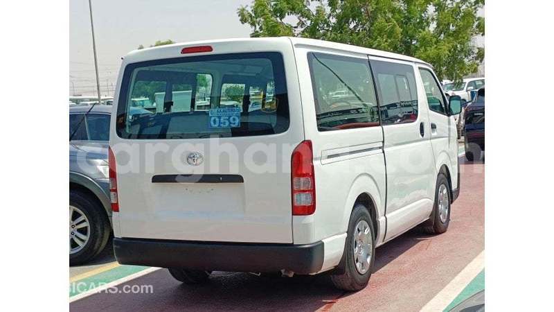 Big with watermark toyota hiace ashanti import dubai 56157