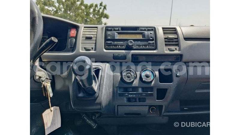 Big with watermark toyota hiace ashanti import dubai 56157