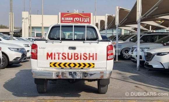 Ra Imported Mitsubishi L200 funfun Ọkọ̀ in Import - Dubai ni Ashanti Ra Imported Mitsubishi L200 funfun Ọkọ̀ in Import - Dubai ni Ashanti