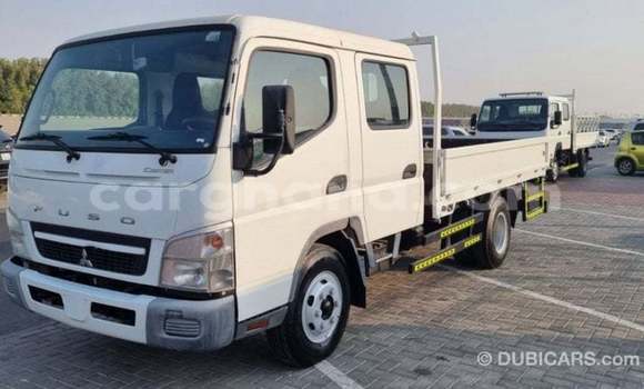Ra Imported Mitsubishi i funfun Ọkọ̀ in Import - Dubai ni Ashanti Ra Imported Mitsubishi i funfun Ọkọ̀ in Import - Dubai ni Ashanti