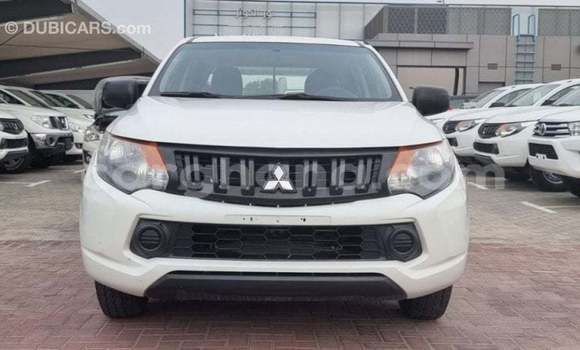 Ra Imported Mitsubishi L200 funfun Ọkọ̀ in Import - Dubai ni Ashanti Ra Imported Mitsubishi L200 funfun Ọkọ̀ in Import - Dubai ni Ashanti