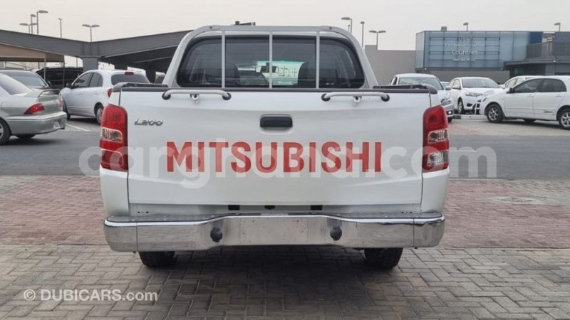 Big with watermark mitsubishi l200 ashanti import dubai 56184