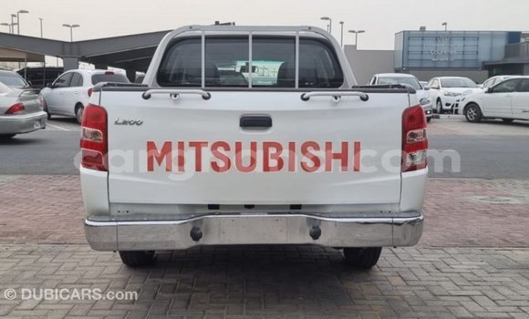 Ra Imported Mitsubishi L200 funfun Ọkọ̀ in Import - Dubai ni Ashanti Ra Imported Mitsubishi L200 funfun Ọkọ̀ in Import - Dubai ni Ashanti