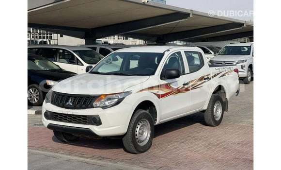 Sayi Imported Mitsubishi L200 White Mota in Import - Dubai a Ashanti Sayi Imported Mitsubishi L200 White Mota in Import - Dubai a Ashanti