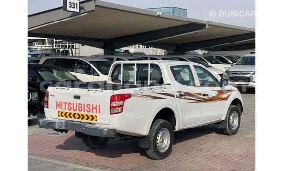 Sayi Imported Mitsubishi L200 White Mota in Import - Dubai a Ashanti Sayi Imported Mitsubishi L200 White Mota in Import - Dubai a Ashanti
