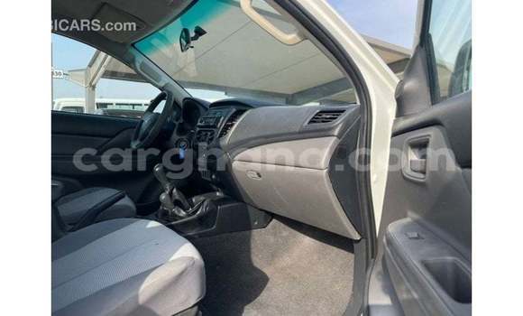 Sayi Imported Mitsubishi L200 White Mota in Import - Dubai a Ashanti Sayi Imported Mitsubishi L200 White Mota in Import - Dubai a Ashanti