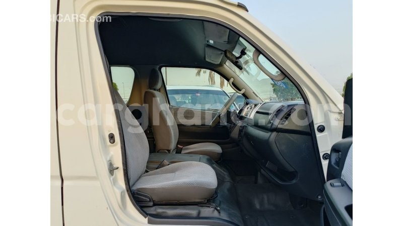 Big with watermark toyota hiace ashanti import dubai 56205