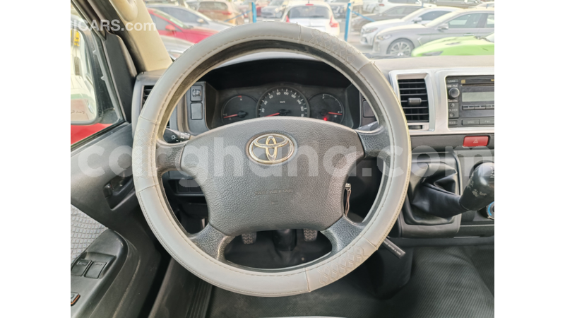 Big with watermark toyota hiace ashanti import dubai 56205