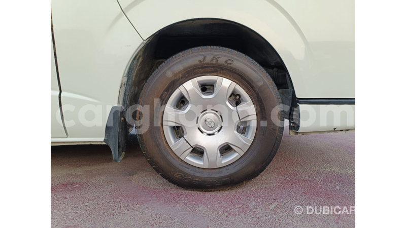 Big with watermark toyota hiace ashanti import dubai 56205