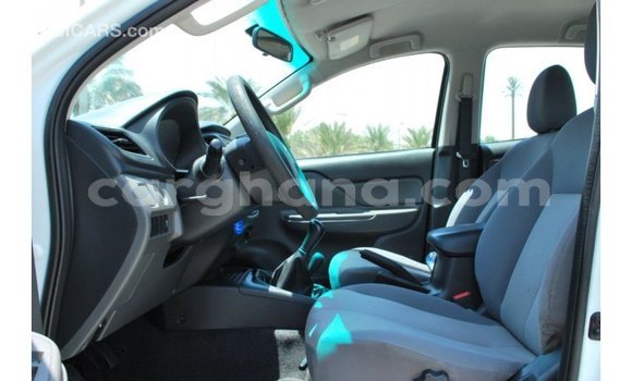 Buy Import Mitsubishi L200 White Car in Import - Dubai in Ashanti Buy Import Mitsubishi L200 White Car in Import - Dubai in Ashanti