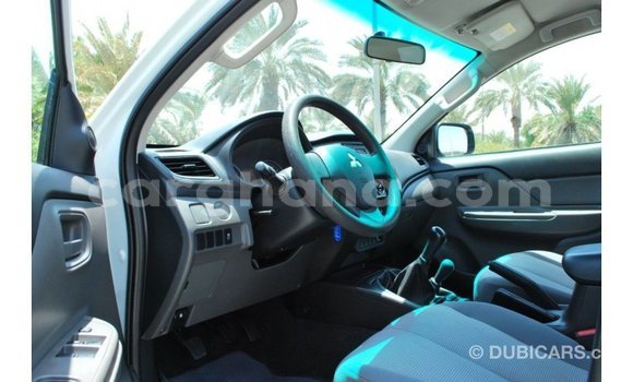 Buy Import Mitsubishi L200 White Car in Import - Dubai in Ashanti Buy Import Mitsubishi L200 White Car in Import - Dubai in Ashanti