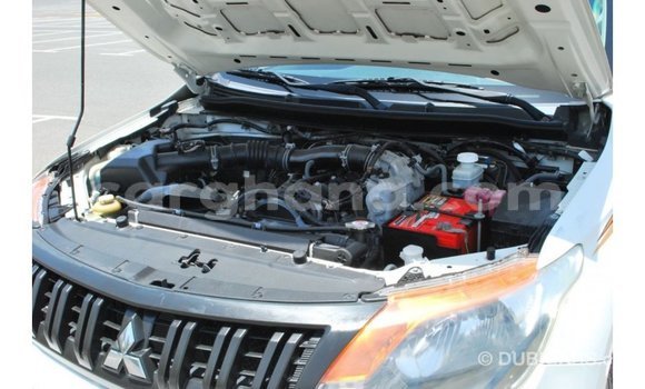 Buy Import Mitsubishi L200 White Car in Import - Dubai in Ashanti Buy Import Mitsubishi L200 White Car in Import - Dubai in Ashanti