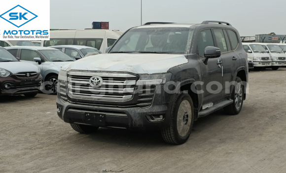 Ra Imported Toyota Land Cruiser Black Ọkọ̀ in Import - Dubai ni Ashanti