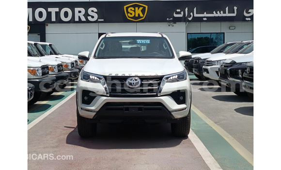 Buy Import Toyota Fortuner White Car in Import - Dubai in Ashanti Buy Import Toyota Fortuner White Car in Import - Dubai in Ashanti