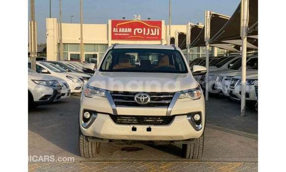 Ra Imported Toyota Fortuner funfun Ọkọ̀ in Import - Dubai ni Ashanti Ra Imported Toyota Fortuner funfun Ọkọ̀ in Import - Dubai ni Ashanti